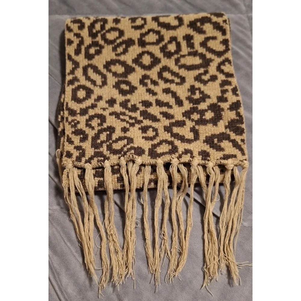Leopard Print Womens Knit Winter Scarf‎ Brown Tan Neutral Fringe Animal Print